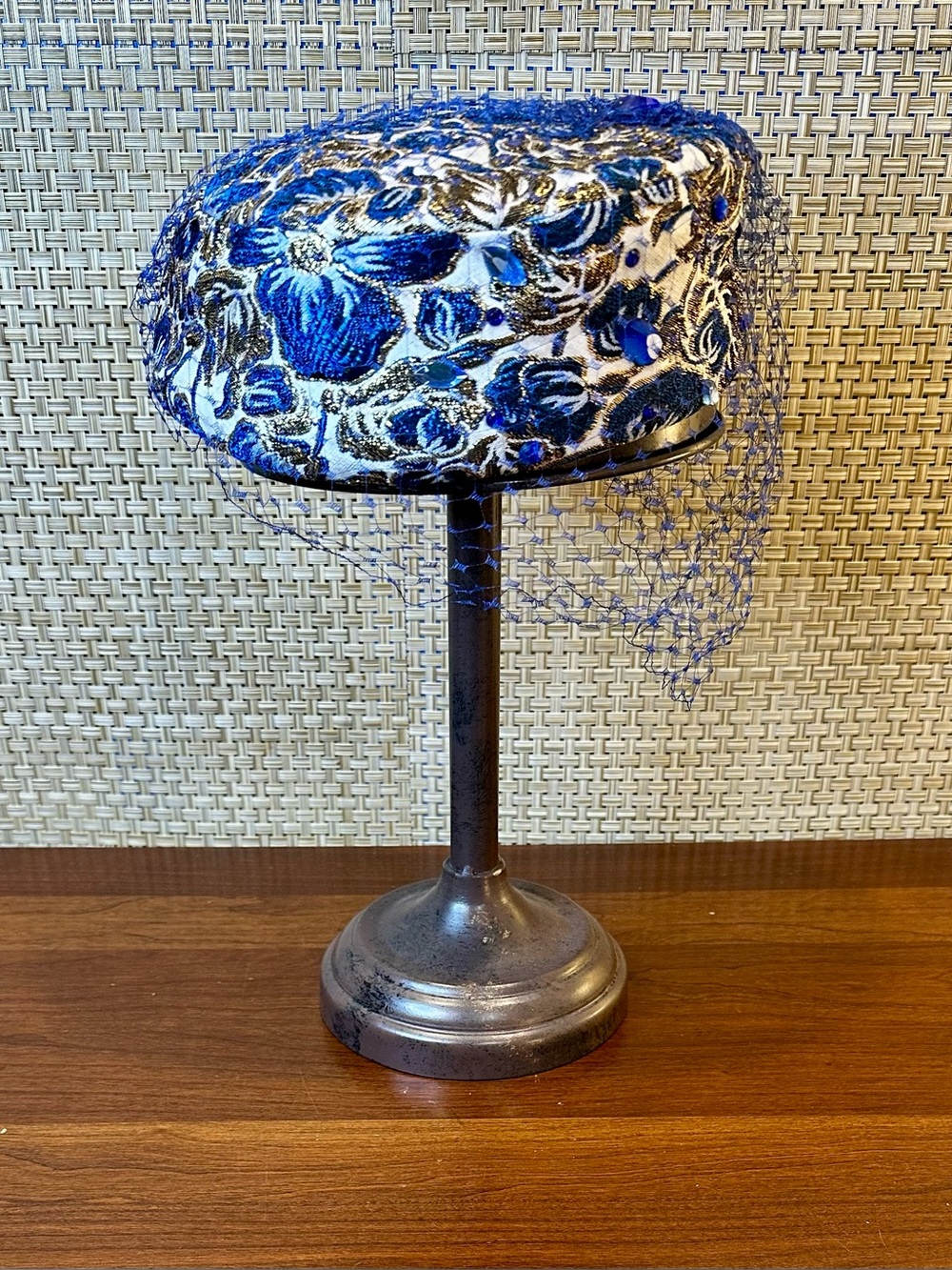 VTG 1950s–1960s Modern Miss Blue & Gold Brocade Pillbox Cocktail Hat with Veil - Picture 3 of 10